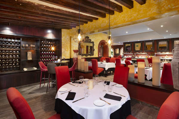 Restaurante de especialidades en el resort Grand Oasis Cancún